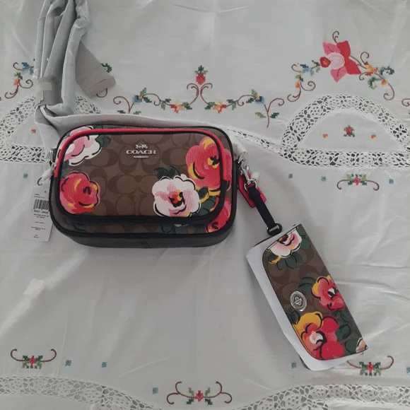 NWT Coach🌹Orig ($453)ROSE COURT CROSSBODY➕EYEGLASS CASE Pink and Red Blooms - Picture 5 of 15